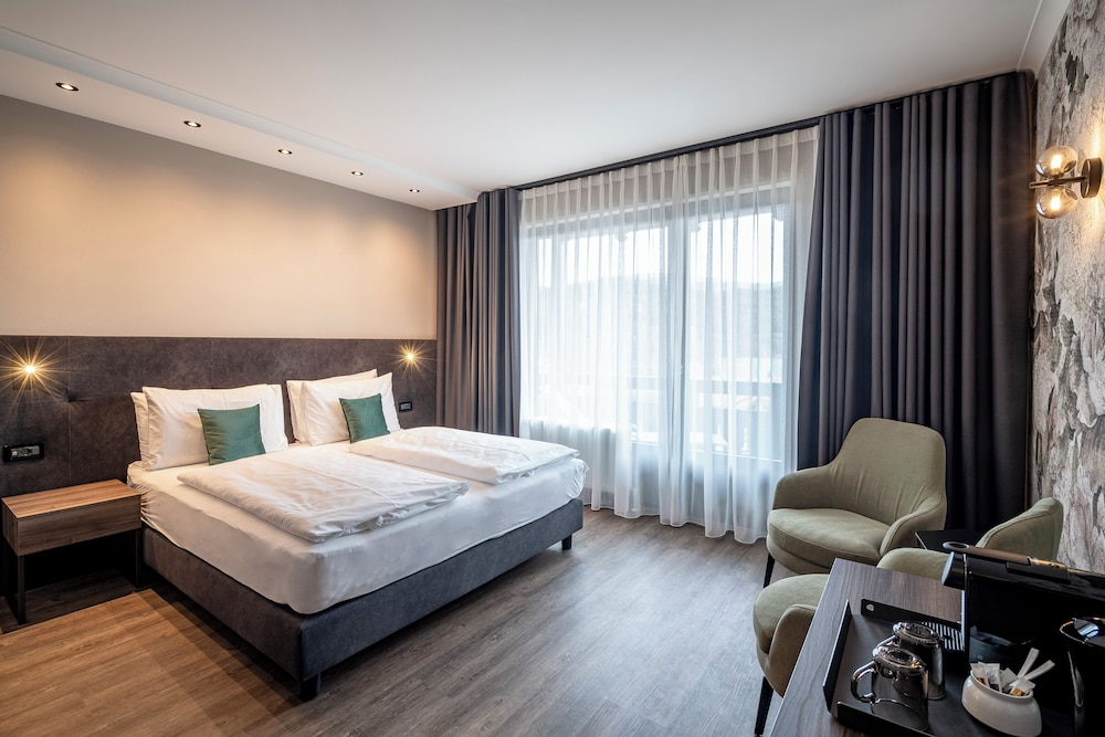 Comfort Double Room, Balcony, Mountain View