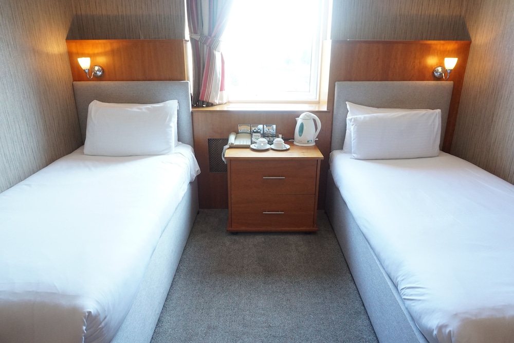 Standard Twin Room - Photo 1