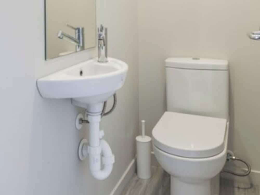 Superior Room, 2 Bedrooms thumbnail 6