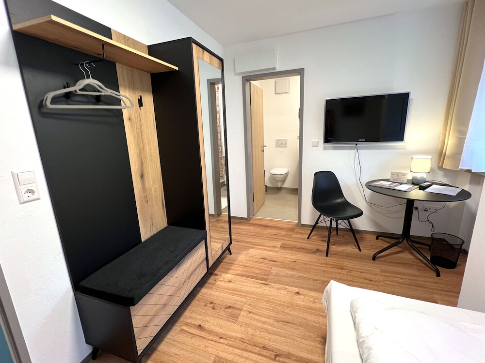 Standard Single Room, Private Bathroom (Einzelzimmer Komfort) photo 2