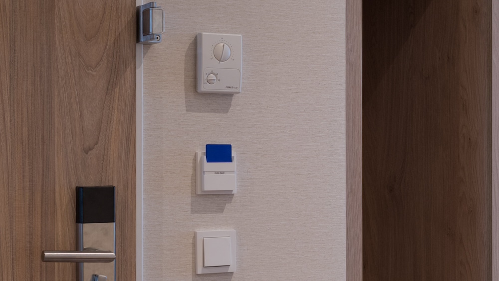 Premium Room, 1 King Bed (With Couch)