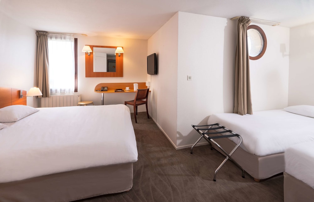 Standard Room, 1 Double Bed - Photo 8