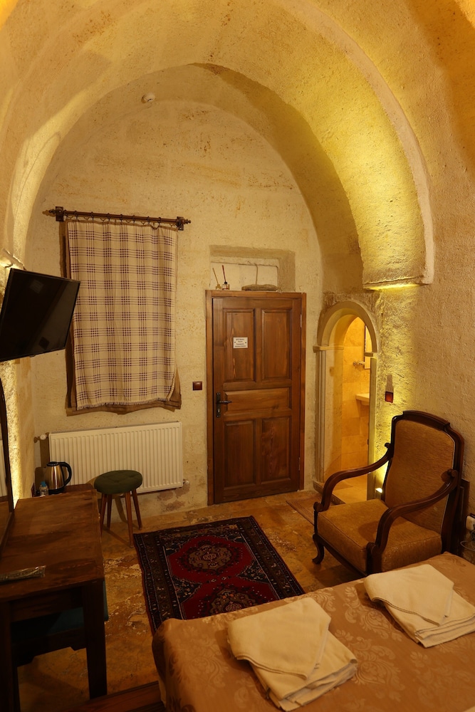 Economy Room - Photo 6