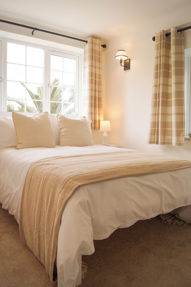 Economy Double Room, Private Bathroom, Courtyard View photo 1