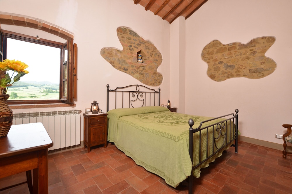 Family Apartment, Multiple Bedrooms, Mountainside (Pozzovecchio)