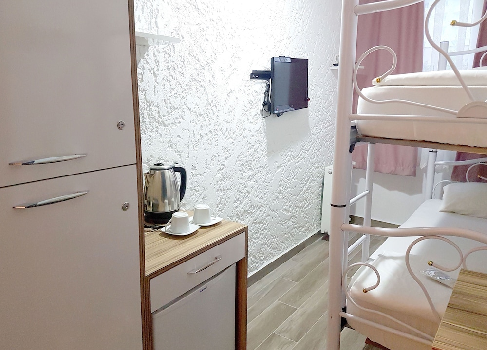 Economy Shared Dormitory, 1 Bedroom, Shared Bathroom, Beachside photo 3