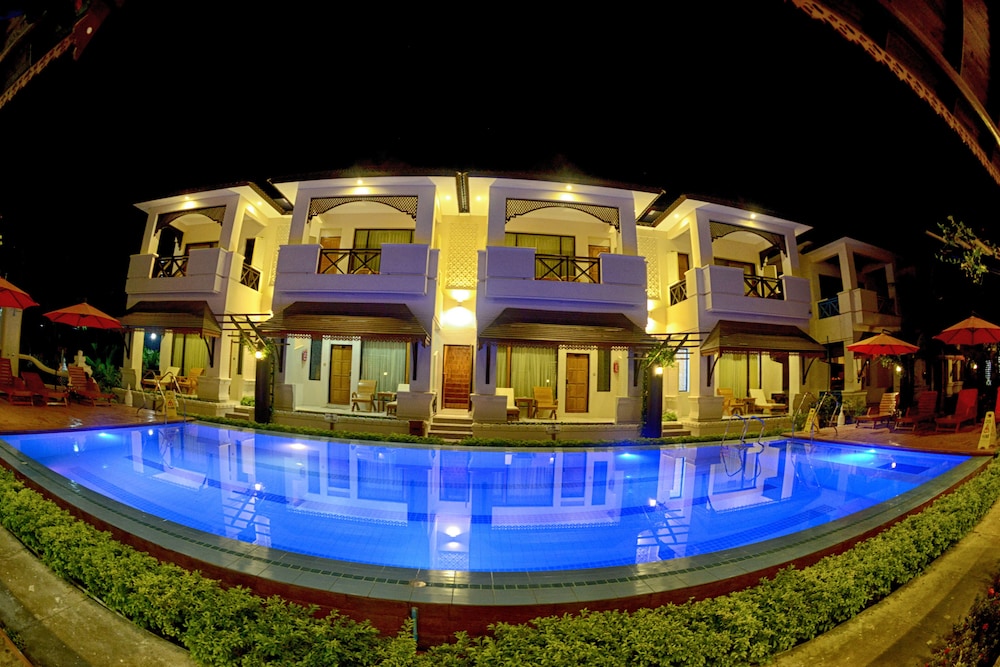 Family Room, 1 Bedroom, Non Smoking, Pool View photo 2