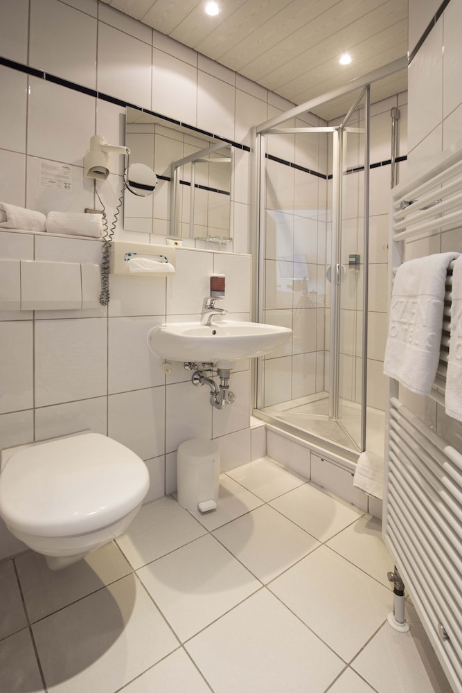 Standard Double Room - Photo 4