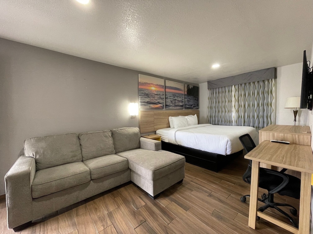 Suite, Multiple Beds, Non Smoking