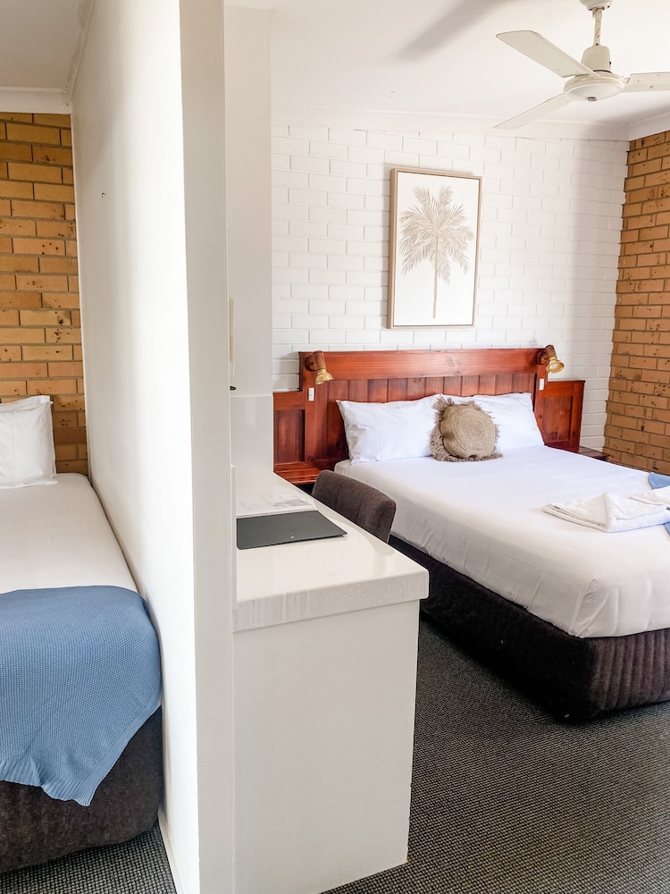Deluxe Triple Room, Multiple Beds, Sauna