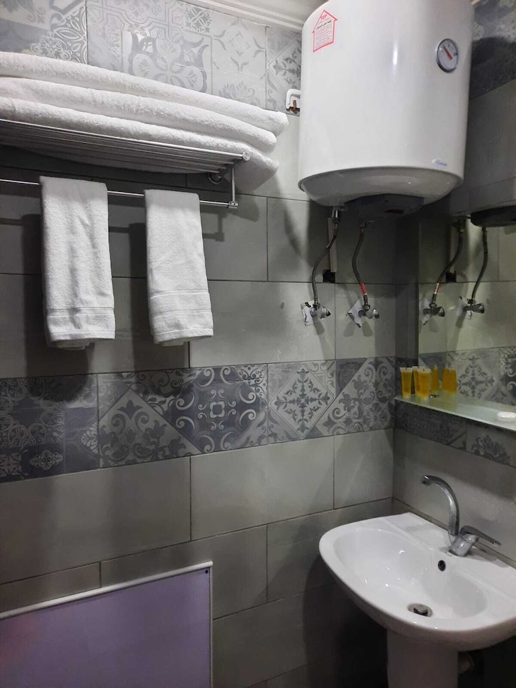 Family Suite, 2 Twin Beds, Non Smoking, Private Bathroom