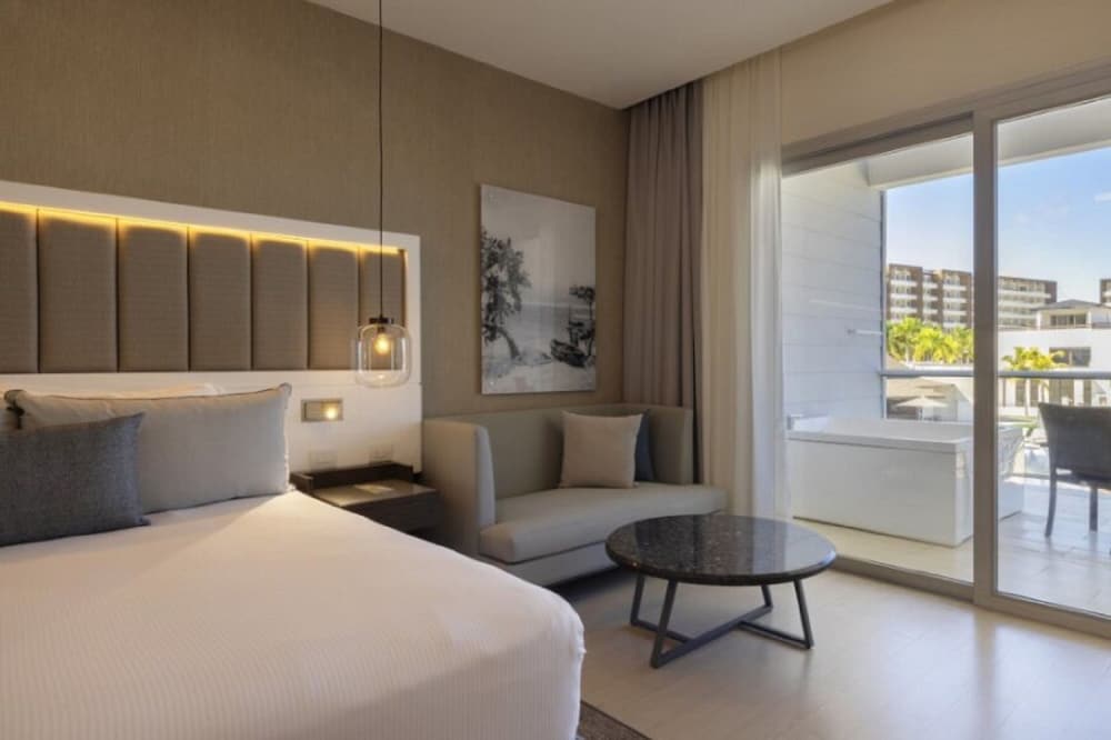 Luxury Junior Suite Ocean view Terrace Jacuzzi Diamond Club