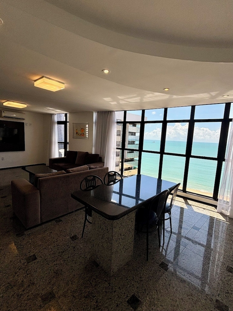 Executive Room - Photo 1