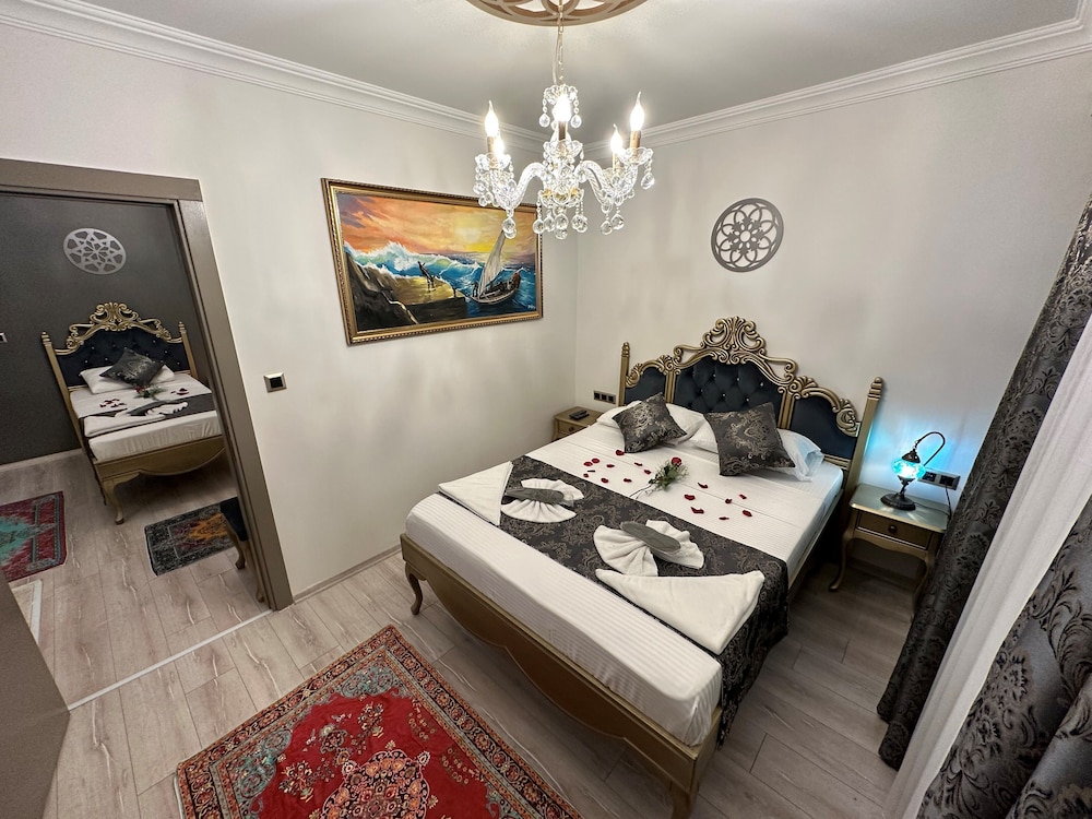 Luxury Suite photo 3
