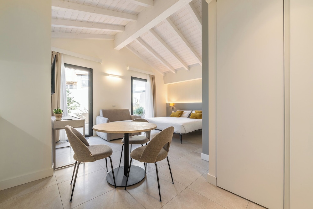 Junior Studio Suite