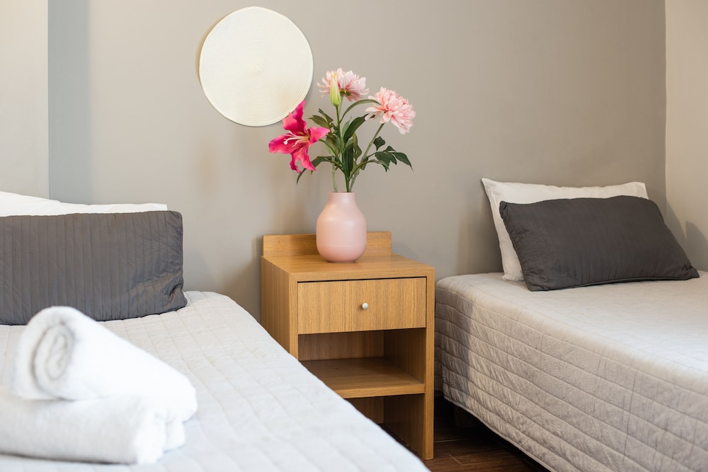 Economy Triple Room - Photo 10