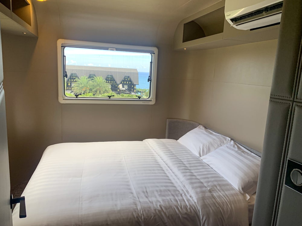 Signature Double Room, Sea View, Garden Area photo 2