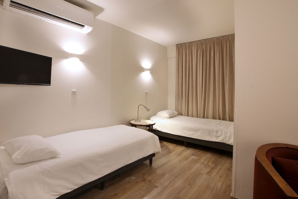 Quadruple Room - Photo 2