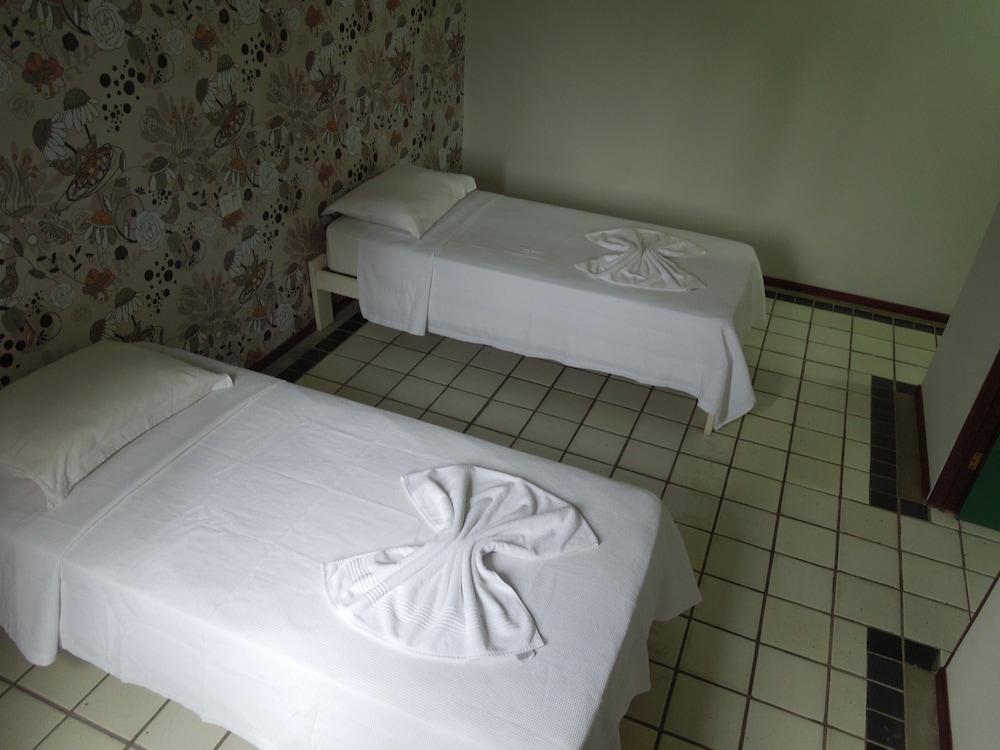 Basic Double Room, 2 Twin Beds photo 3