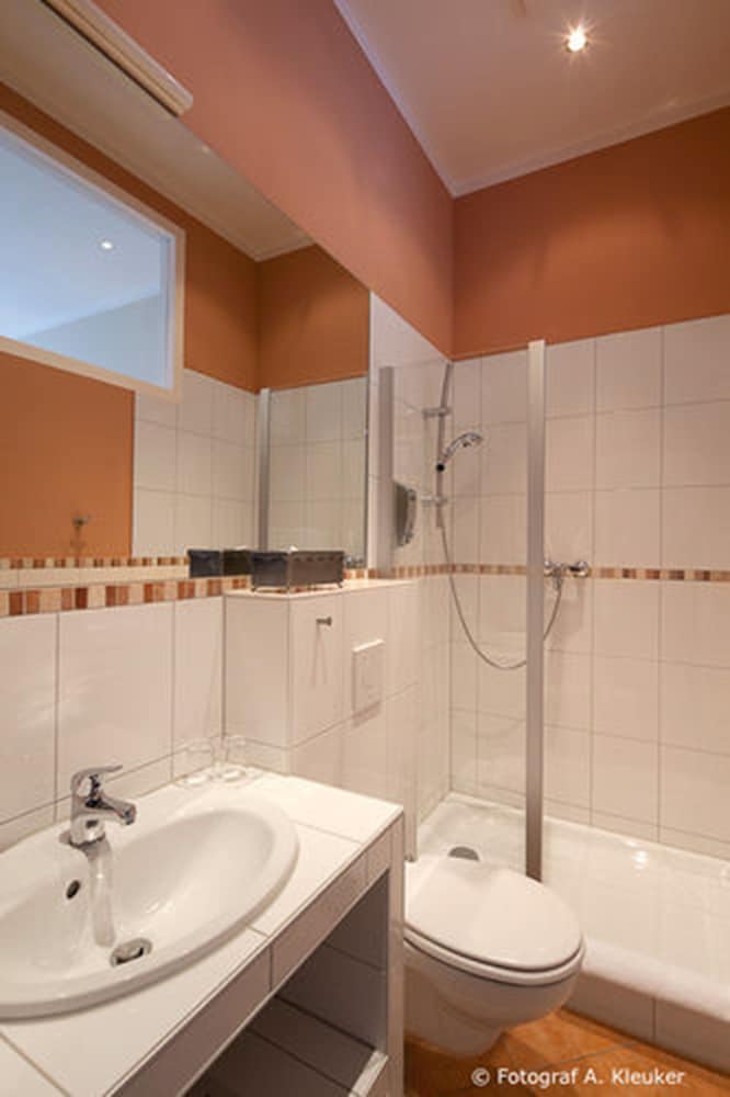 Superior Double or Twin Room thumbnail 5