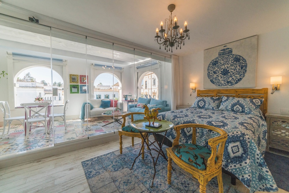 Romantic Room, City View