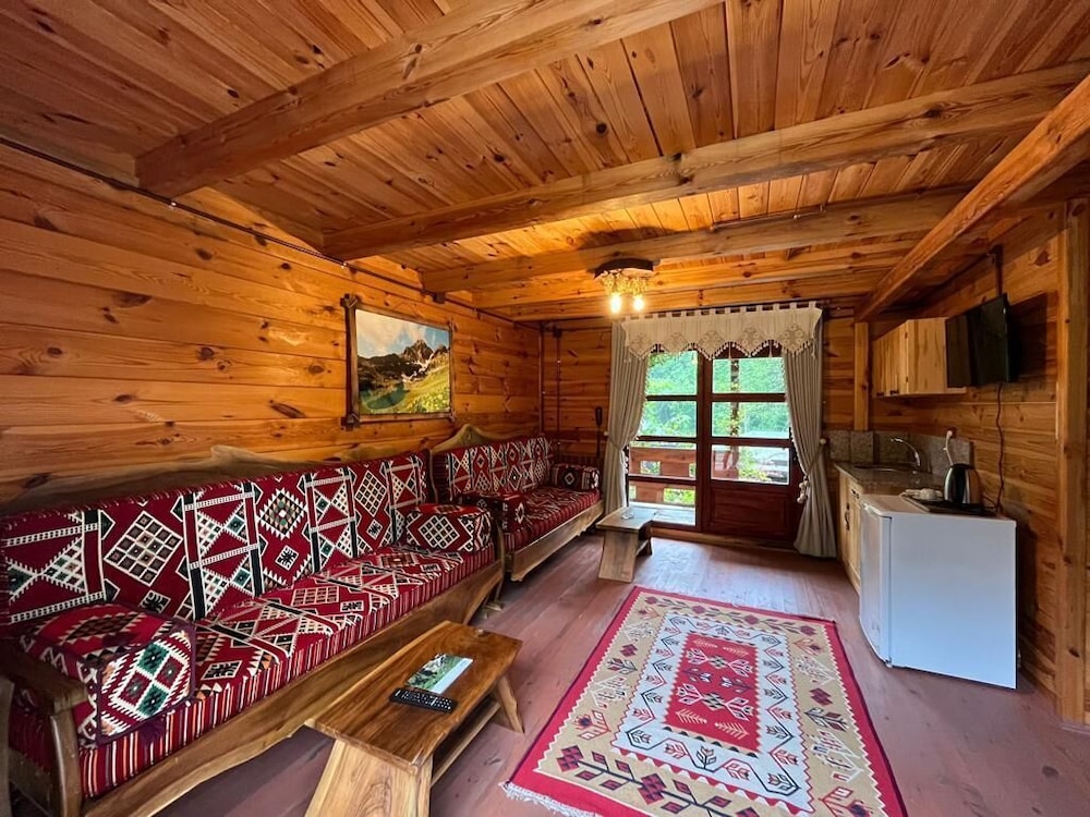 Luxury Bungalow, 2 Bedrooms, Smoking, River View
