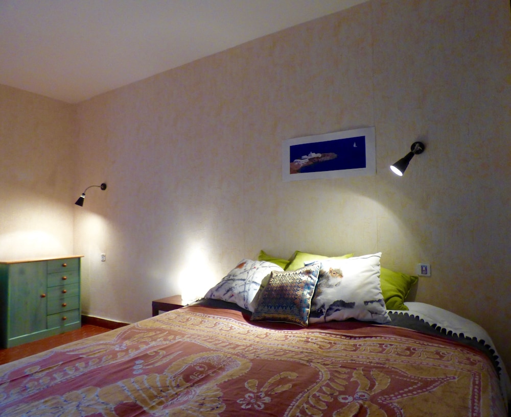 House (7 bedrooms) photo 1