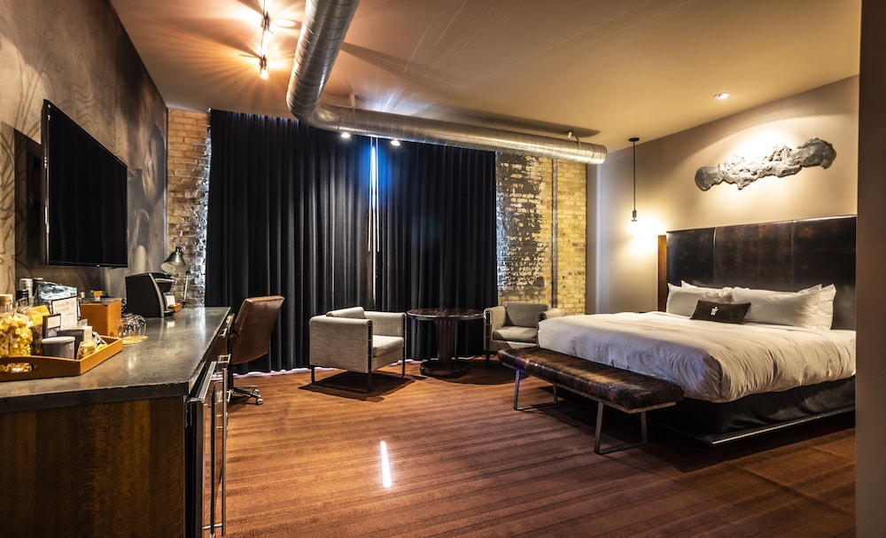 Deluxe Room, 1 King Bed, Accessible, Non Smoking - Photo 4