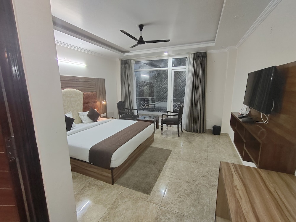 Deluxe Room - Photo 2