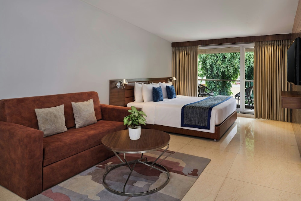 Premium Room, 1 King Bed, Garden View
