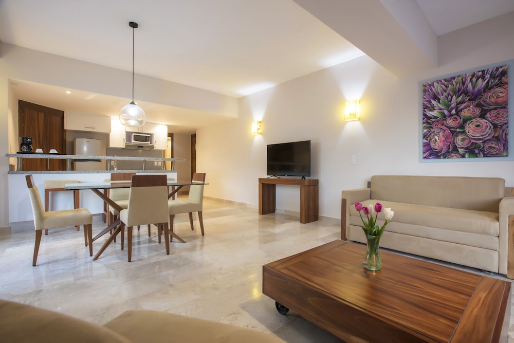 One Bedroom Suite photo 2