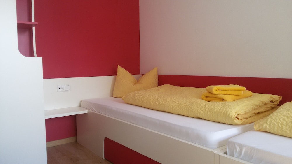 Family Apartment, 2 Bedrooms, Balcony, Mountain View photo 3