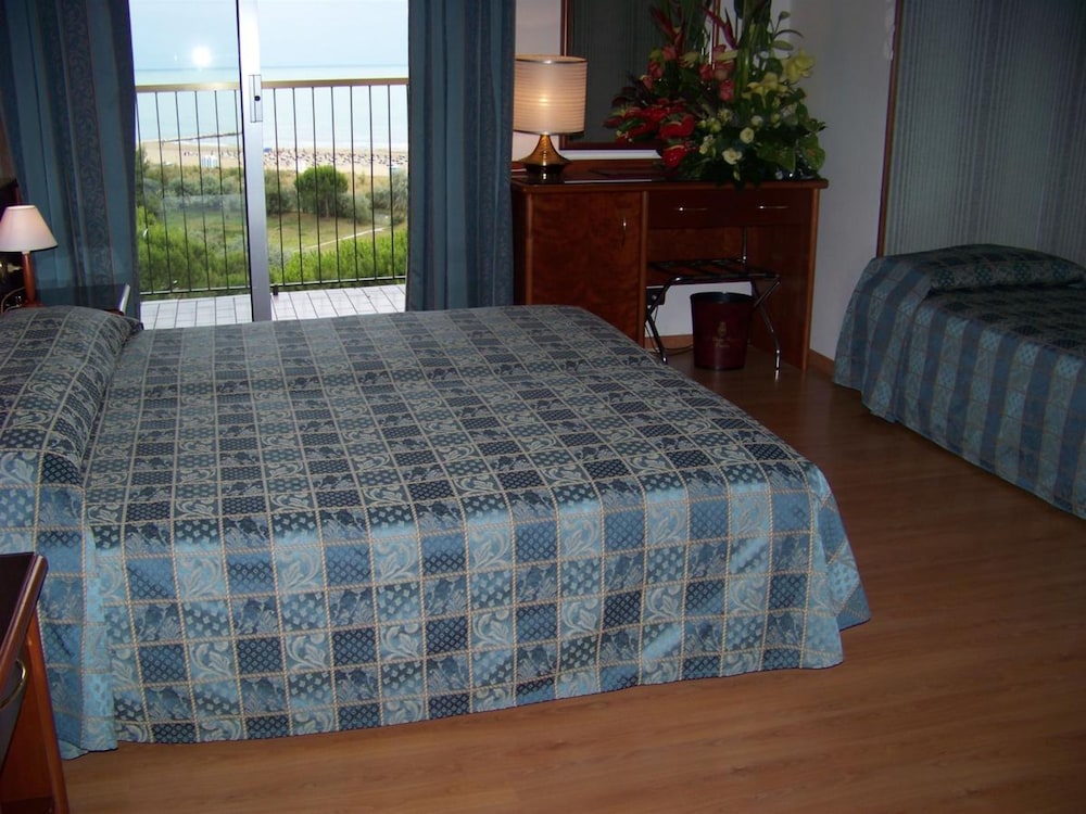Executive Quadruple Room, Balcony (2 Adults + 2 Children)