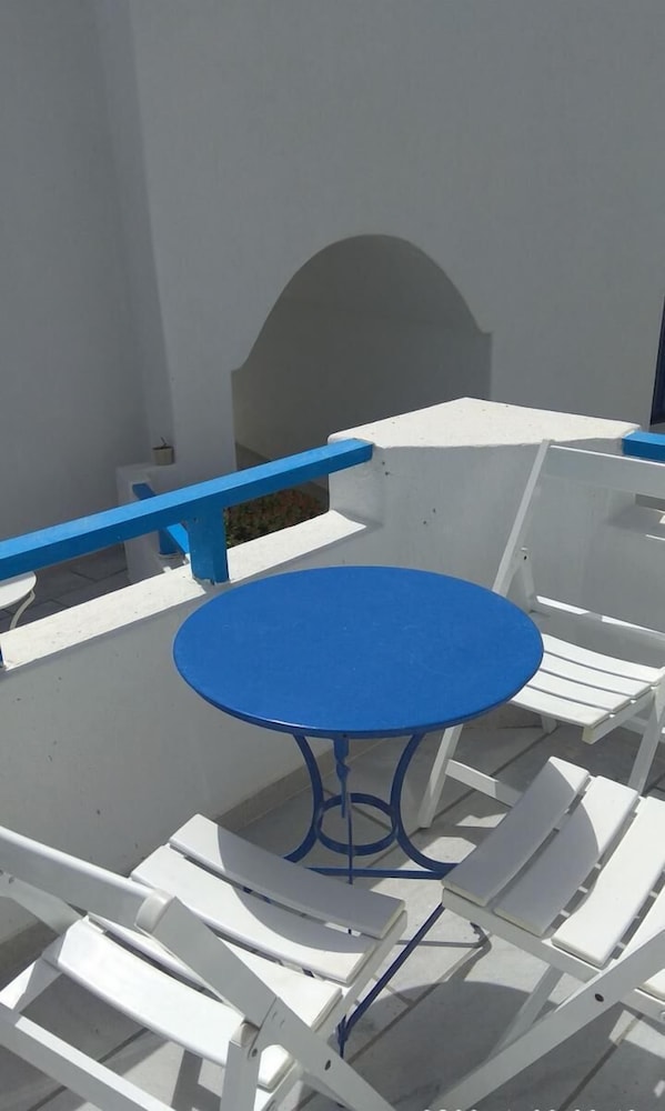 One Bedroom Apartment with Sea View - Photo 21
