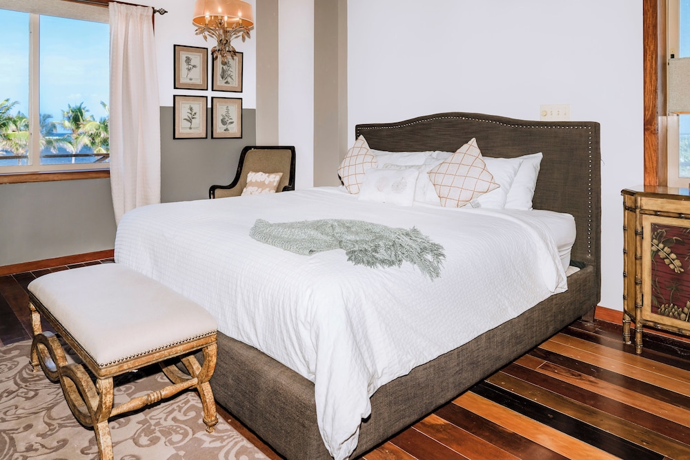 Premium Condo, 2 Bedrooms, Sea View, Poolside