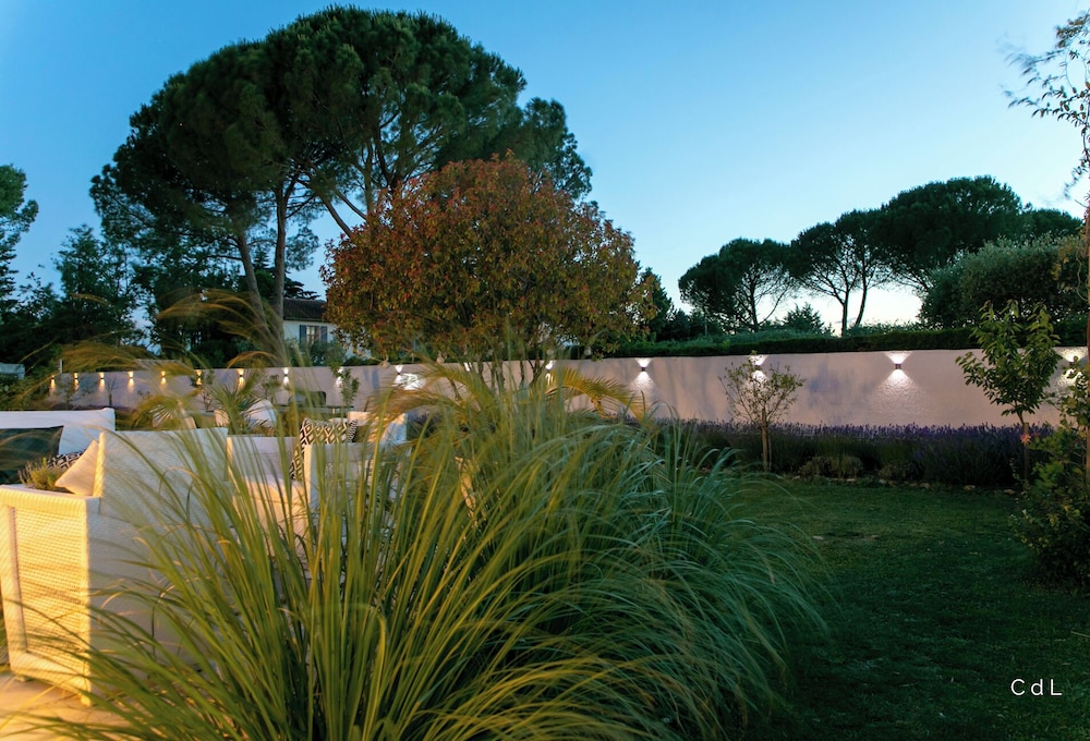 Design Double Room, 1 Queen Bed, Terrace, Garden Area - Photo 15