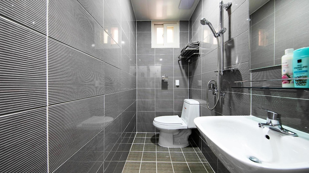Basic Room, 1 Bedroom (101 ( No cooking )) - Photo 6