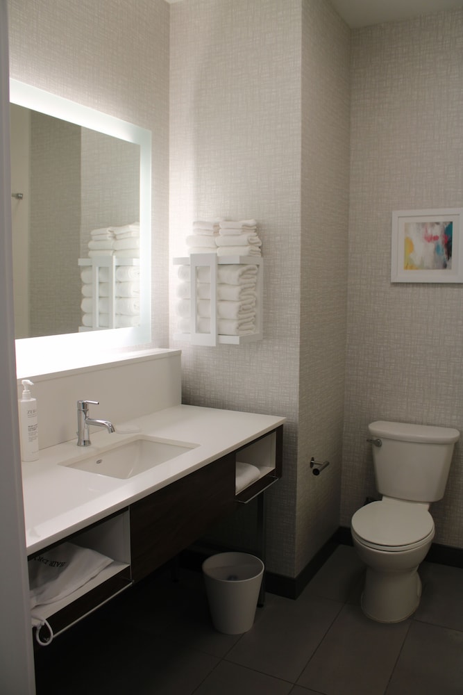 Standard Room, 2 Queen Beds, Accessible, Bathtub - Photo 2