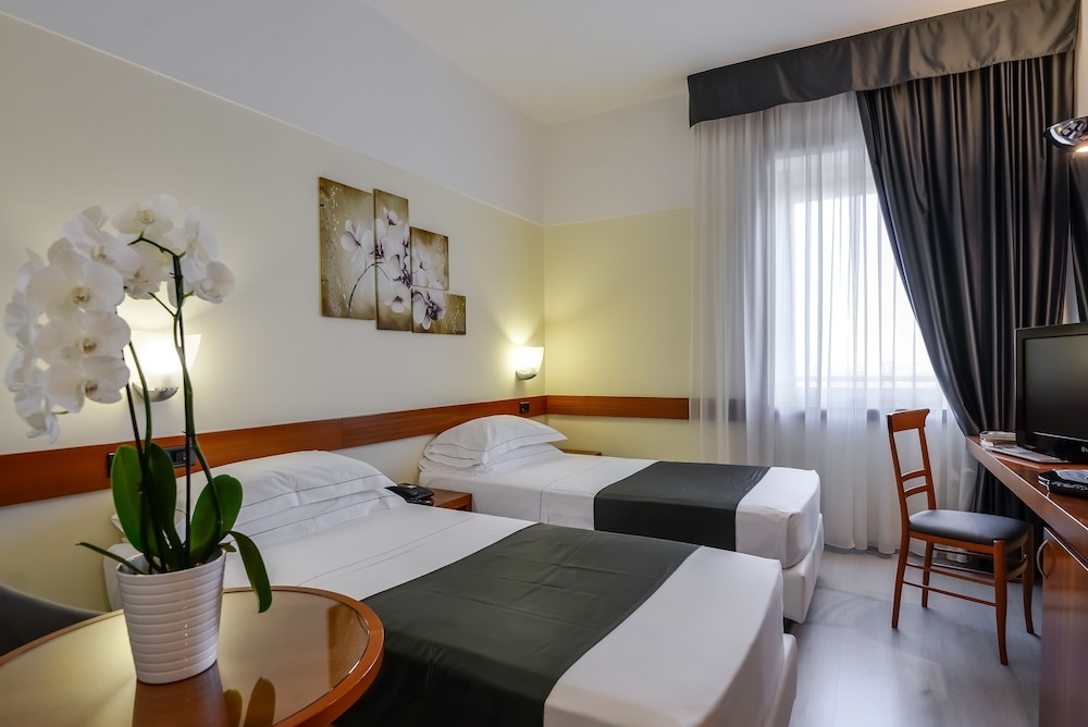 Classic Double Room (Sleep and Fly) - Photo 7