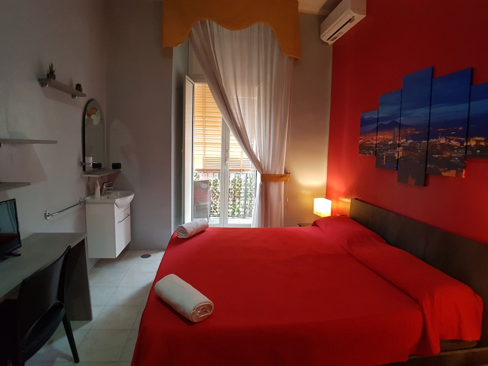 Quadruple Room, Shared Bathroom, City View photo 2