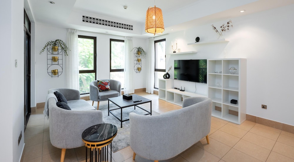 Apartment photo 2