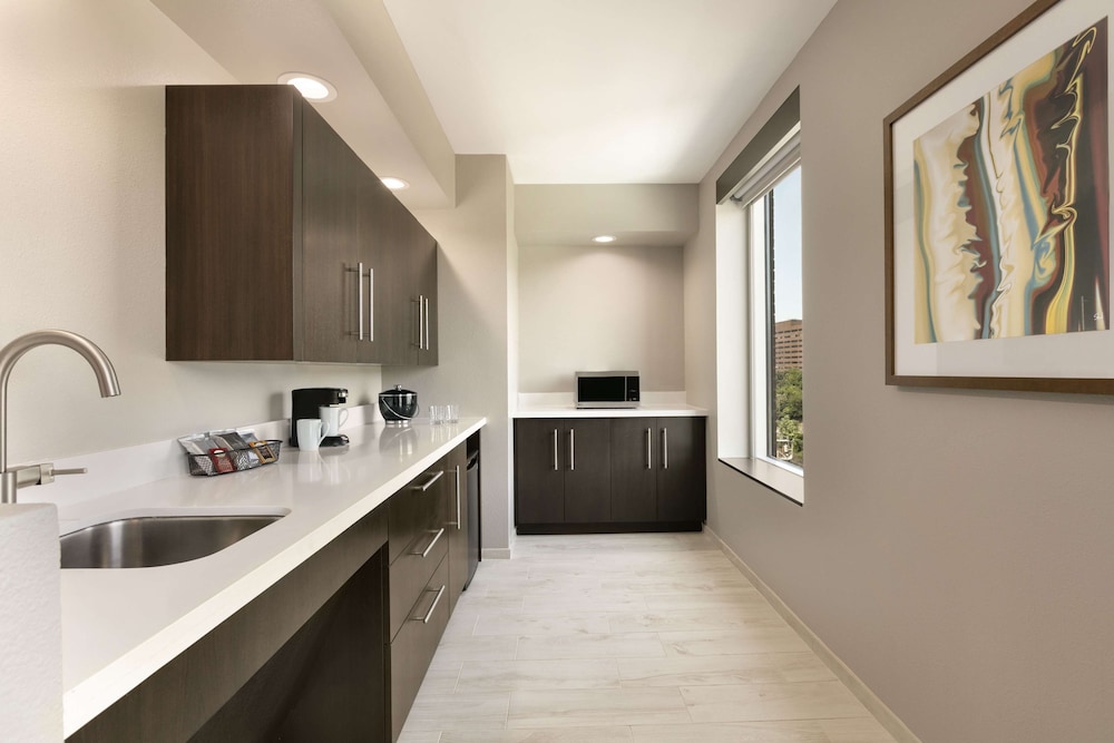 Suite, 1 King with Sofa bed (Accessible Room with Shower) - Photo 4