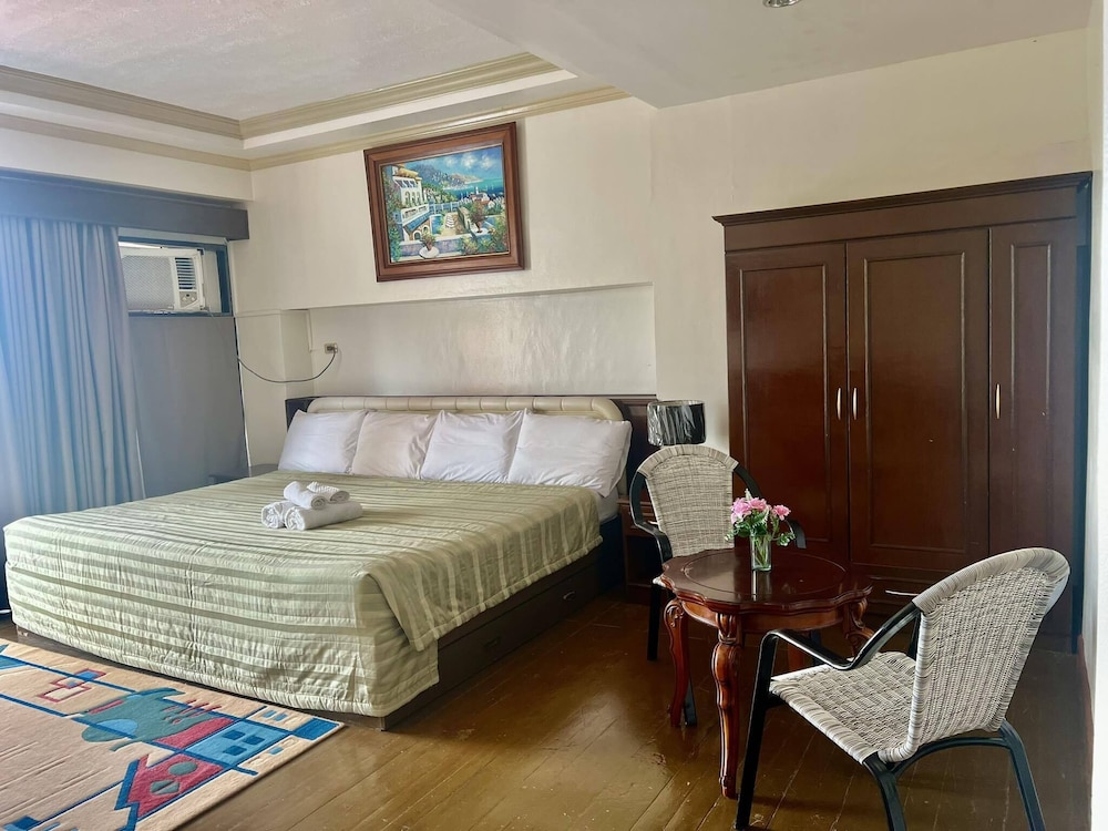 Executive Suite photo 2