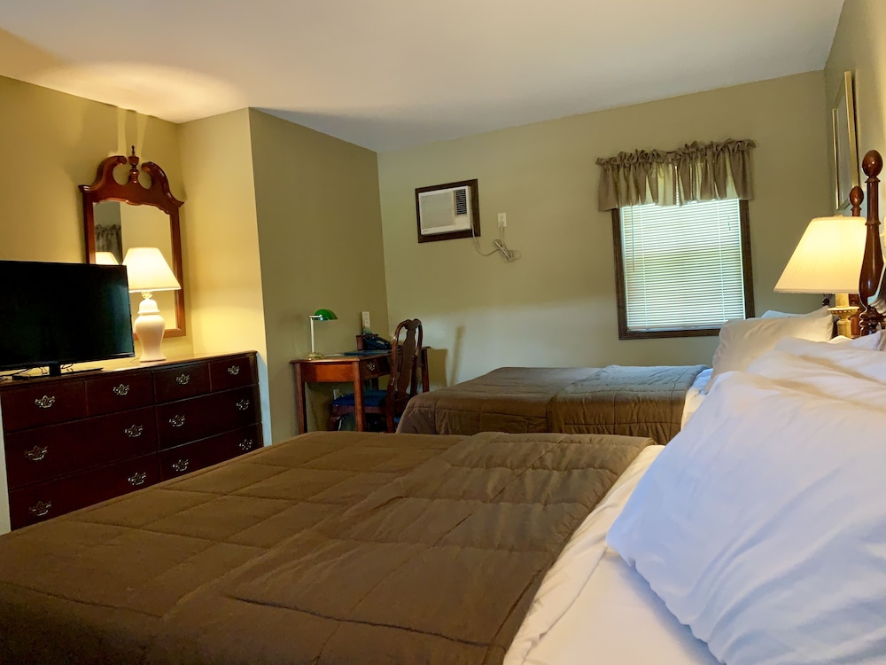 Double Room, 2 Queen Beds photo 3