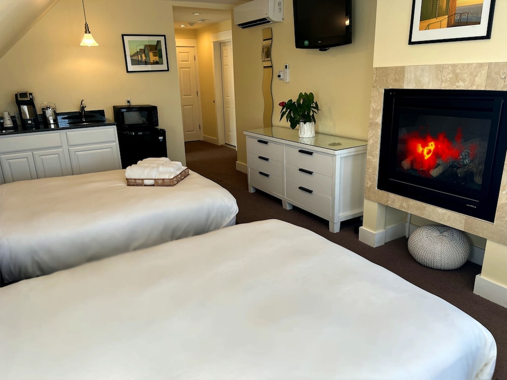 Superior Room, 1 Bedroom, Private Bathroom, City View photo 2