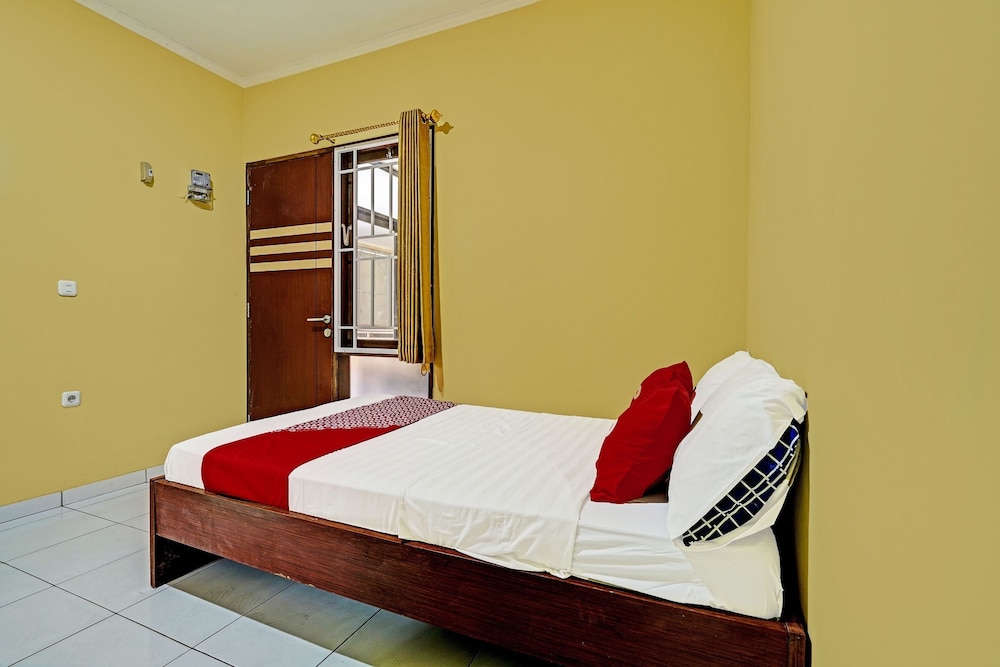Standard Double Room - Photo 8