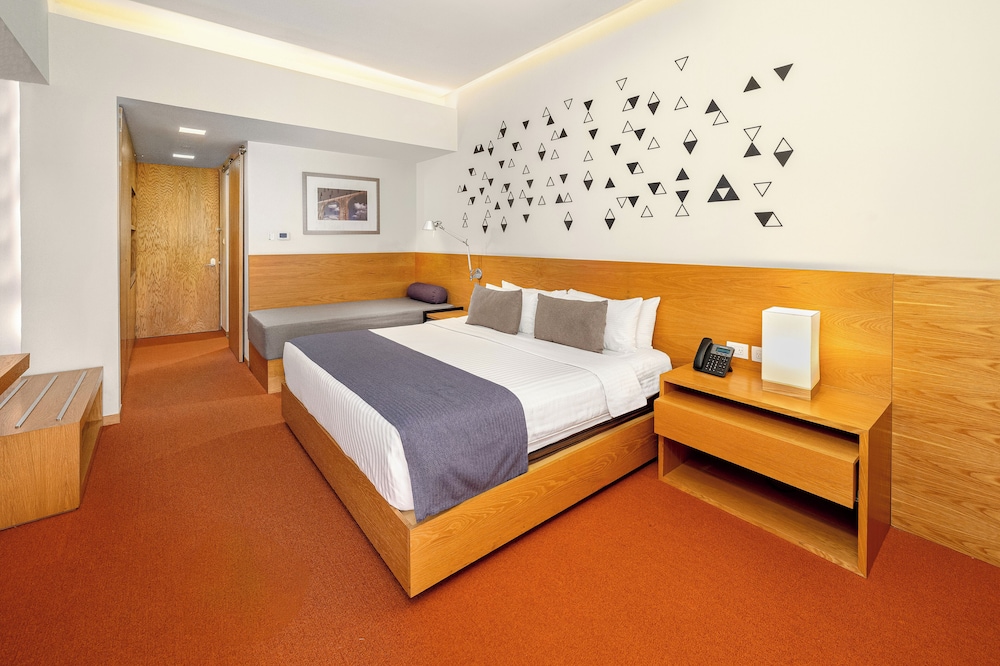 Standard Room King - Photo 1