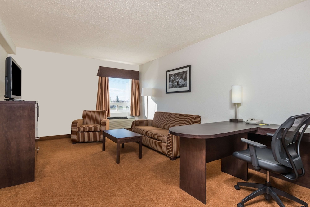 Business Suite, 1 Queen Bed photo 1