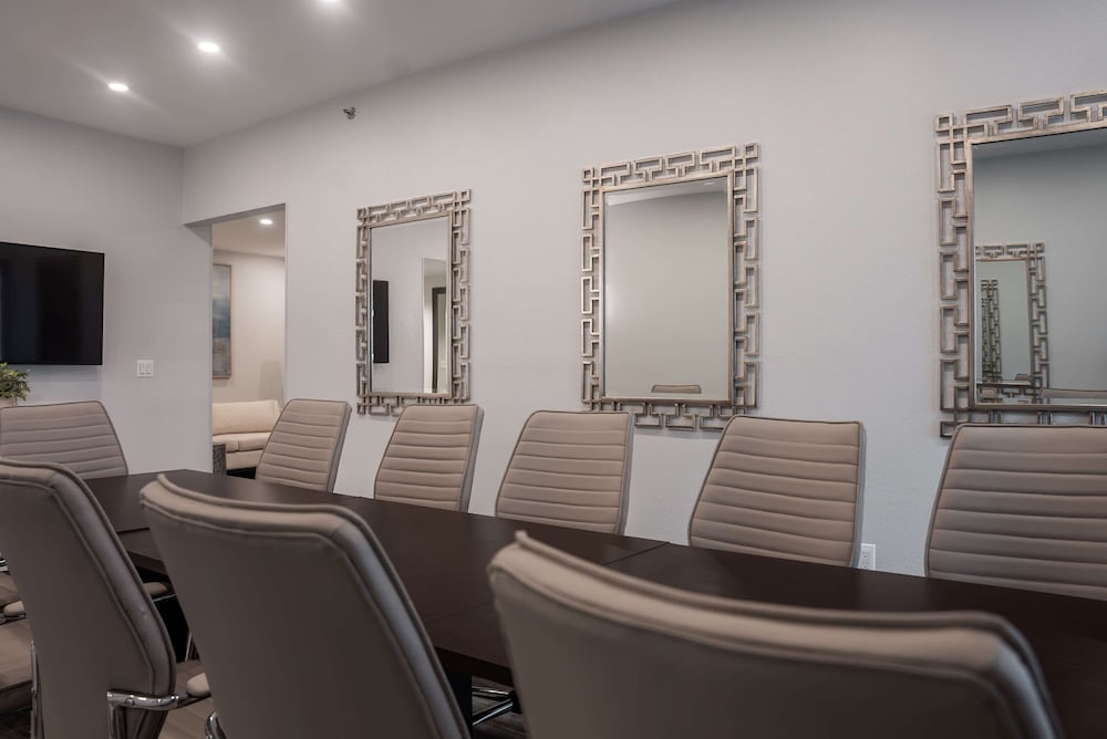Suite, 2 Queen Beds, Kitchen (Conference Suite) - Photo 1