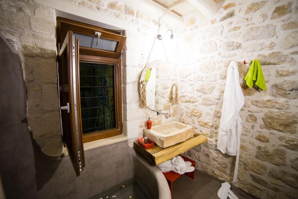 Luxury House, 1 Bedroom, City View photo 3